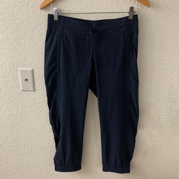 Athleta La Viva Blue Jogger Capri Pants - Picture 4 of 12